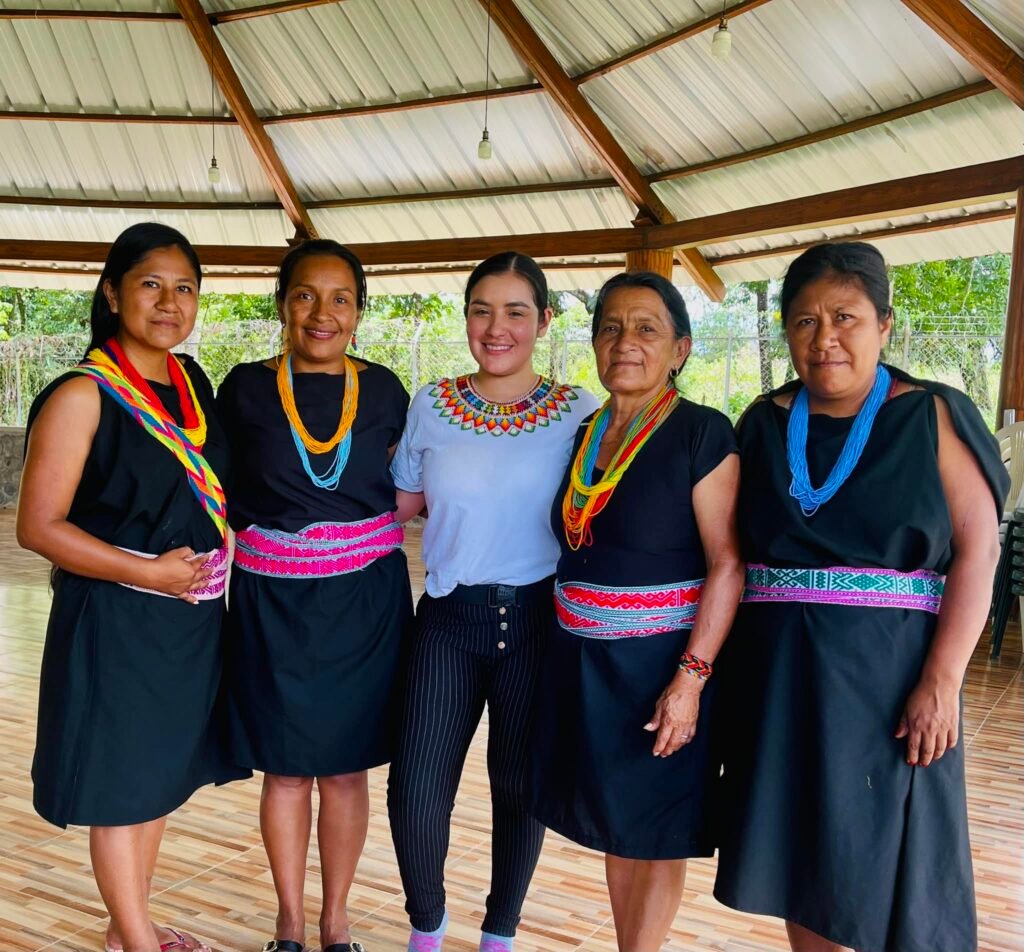 Acompañamiento a bionegocios (mentoría + escalamiento). Bioeocnomía